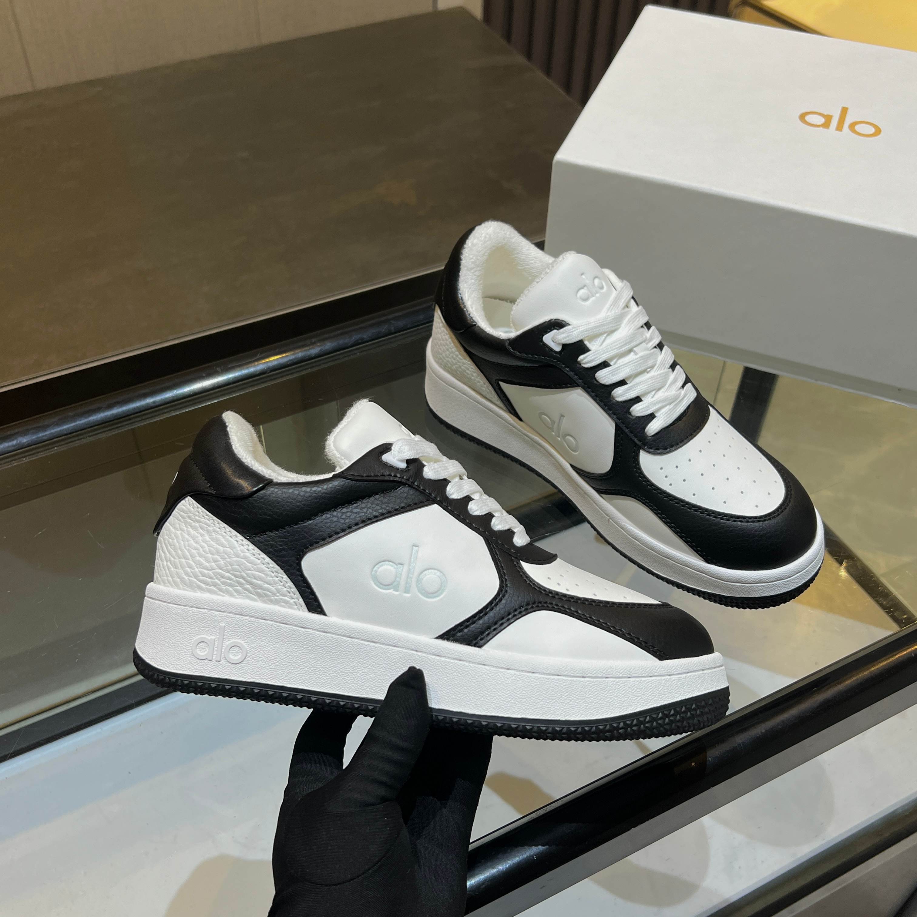 NO:725411,Super comfortable ~ Zhixiu's same style sports shoes for women, genuine leather, soft soles, thick soles, casual white shoes for all seasons, versatile inner heightening shoes, fabric: original leather, rubber sole, towel lining inside, size: women's 35-40, casual shoes/sports shoes, sneakers19860909超舒适~智秀同款运动鞋女真皮软底厚底休闲四季百搭内增高小白鞋 面料:原版皮 鞋底橡胶大底 内里毛巾里 码数:女款35-40,休闲鞋/运动鞋,sneakers,Women's Shoes
