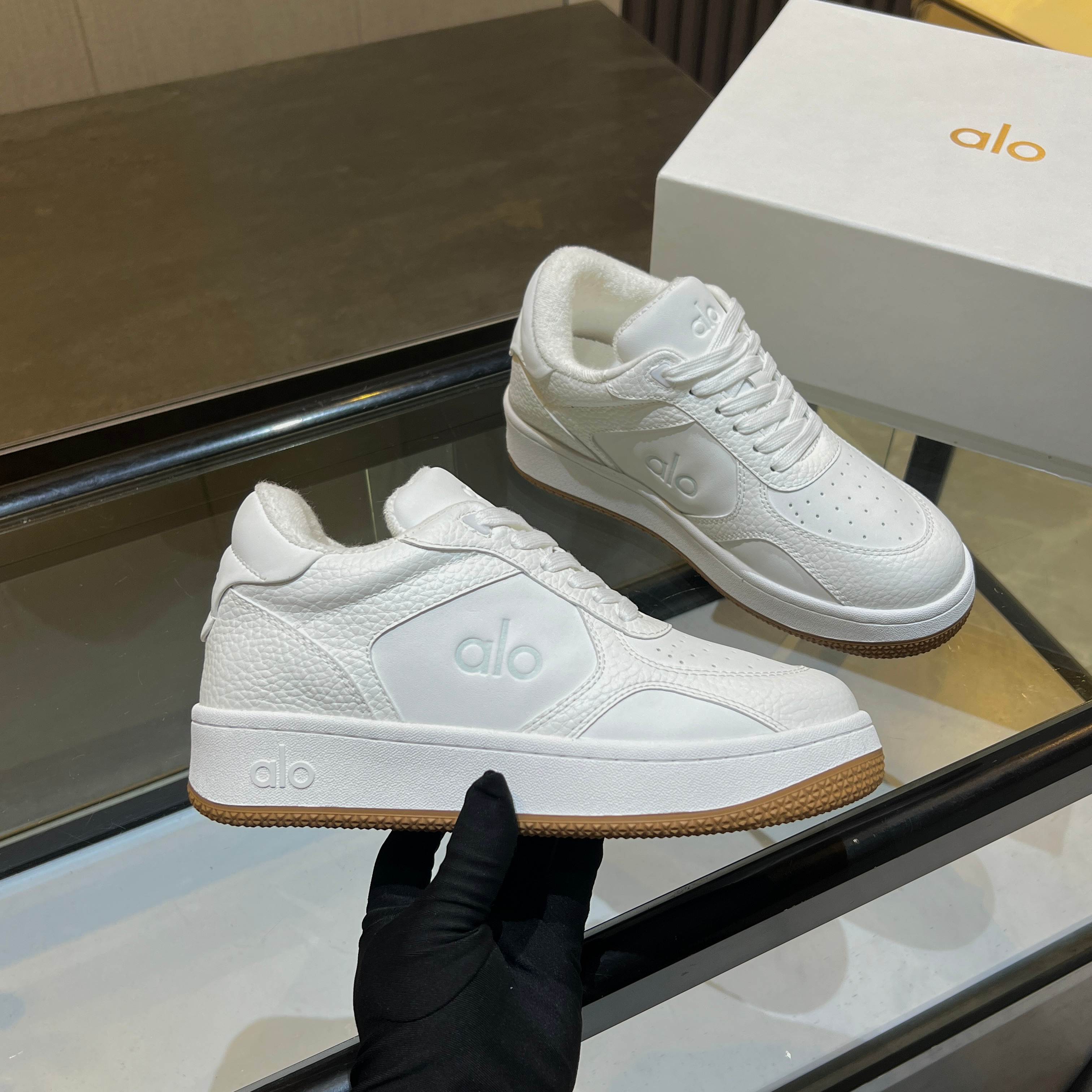 NO:725414,Super comfortable ~ Zhixiu's same style sports shoes for women, genuine leather, soft soles, thick soles, casual white shoes for all seasons, versatile inner heightening shoes, fabric: original leather, rubber sole, towel lining inside, size: women's 35-40, casual shoes/sports shoes, sneakers19860909超舒适~智秀同款运动鞋女真皮软底厚底休闲四季百搭内增高小白鞋 面料:原版皮 鞋底橡胶大底 内里毛巾里 码数:女款35-40,休闲鞋/运动鞋,sneakers,Women's Shoes