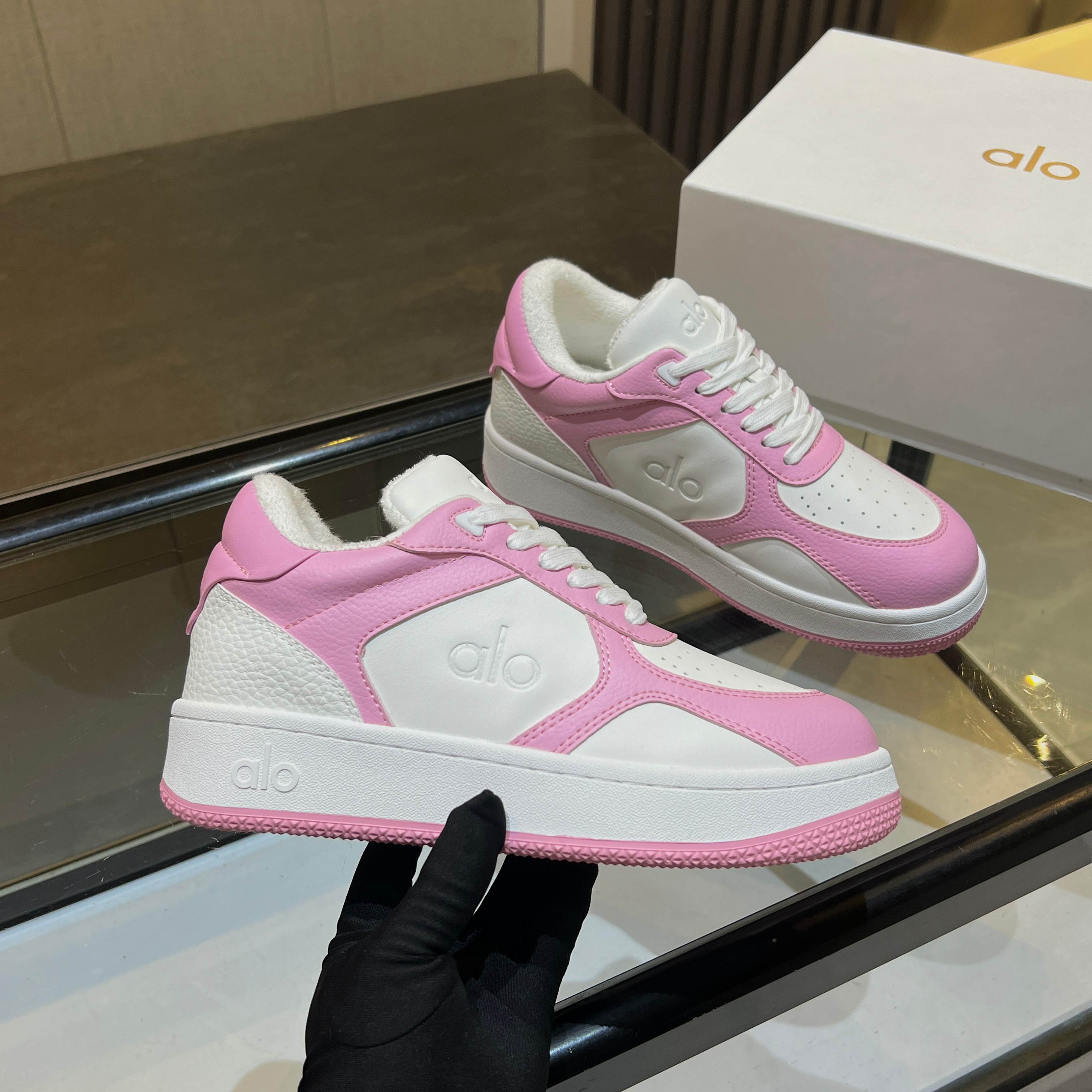 NO:725417,Super comfortable ~ Zhixiu's same style sports shoes for women, genuine leather, soft soles, thick soles, casual white shoes for all seasons, versatile inner heightening shoes, fabric: original leather, rubber sole, towel lining inside, size: women's 35-40, casual shoes/sports shoes, sneakers19860909超舒适~智秀同款运动鞋女真皮软底厚底休闲四季百搭内增高小白鞋 面料:原版皮 鞋底橡胶大底 内里毛巾里 码数:女款35-40,休闲鞋/运动鞋,sneakers,Women's Shoes