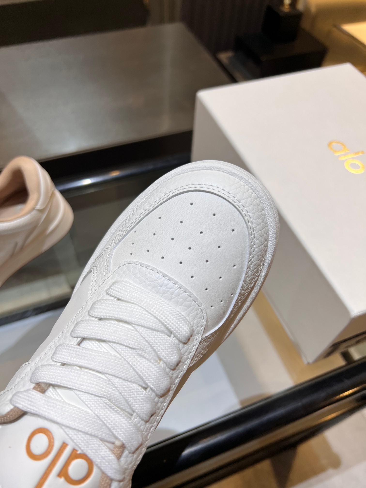 Comfortable Women’s Shoes with Original Skin Plate and Rubber Sole, Towel Interior. - 图片 2