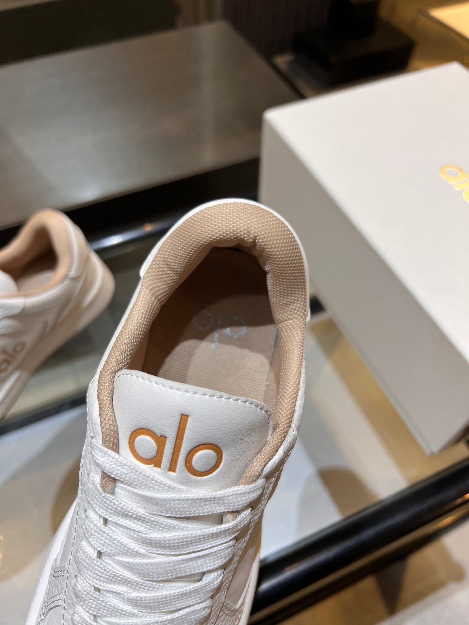 Comfortable Women’s Shoes with Original Skin Plate and Rubber Sole, Towel Interior. - 图片 3