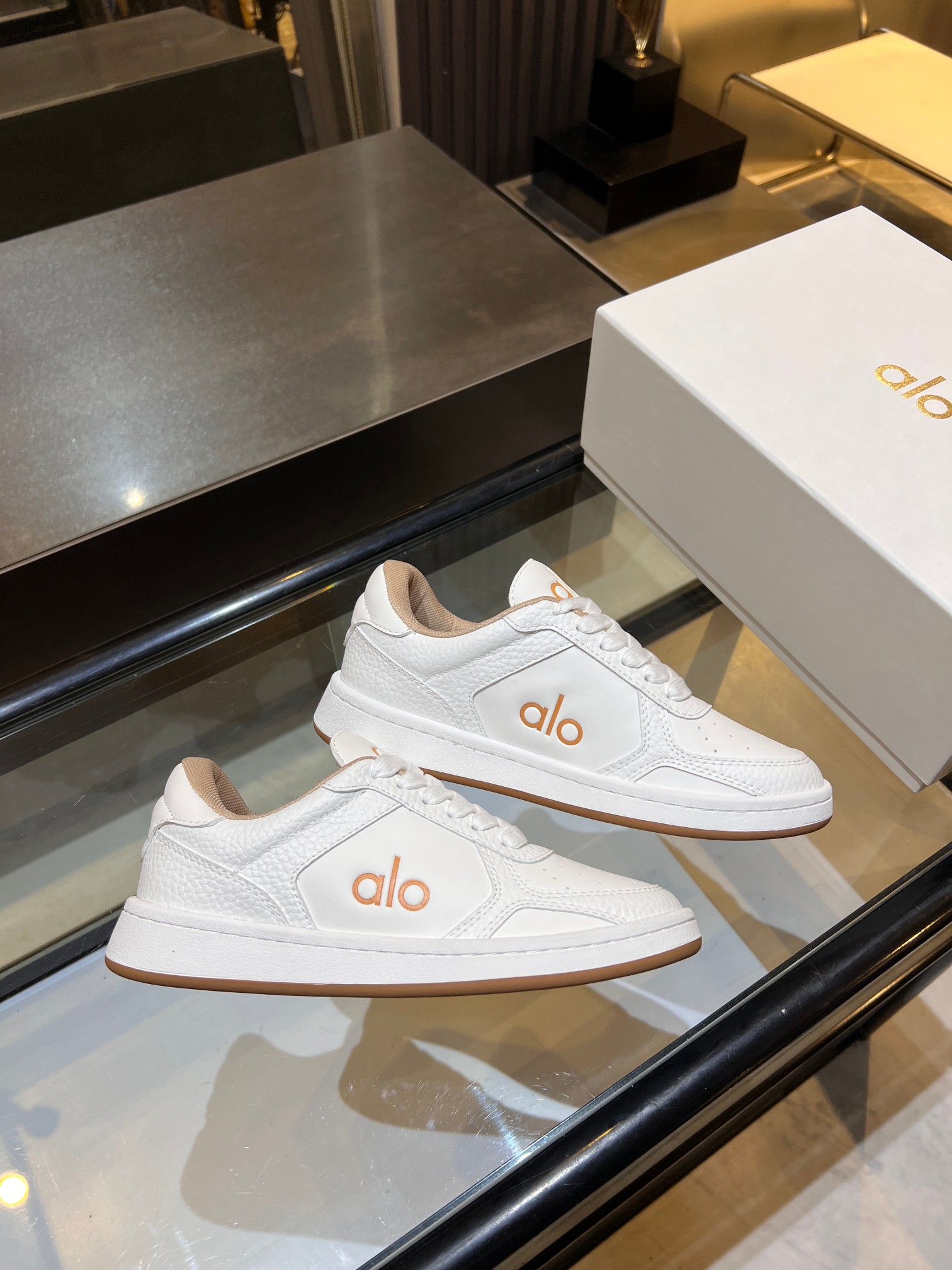 Comfortable Women’s Shoes with Original Skin Plate and Rubber Sole, Towel Interior. - 图片 7