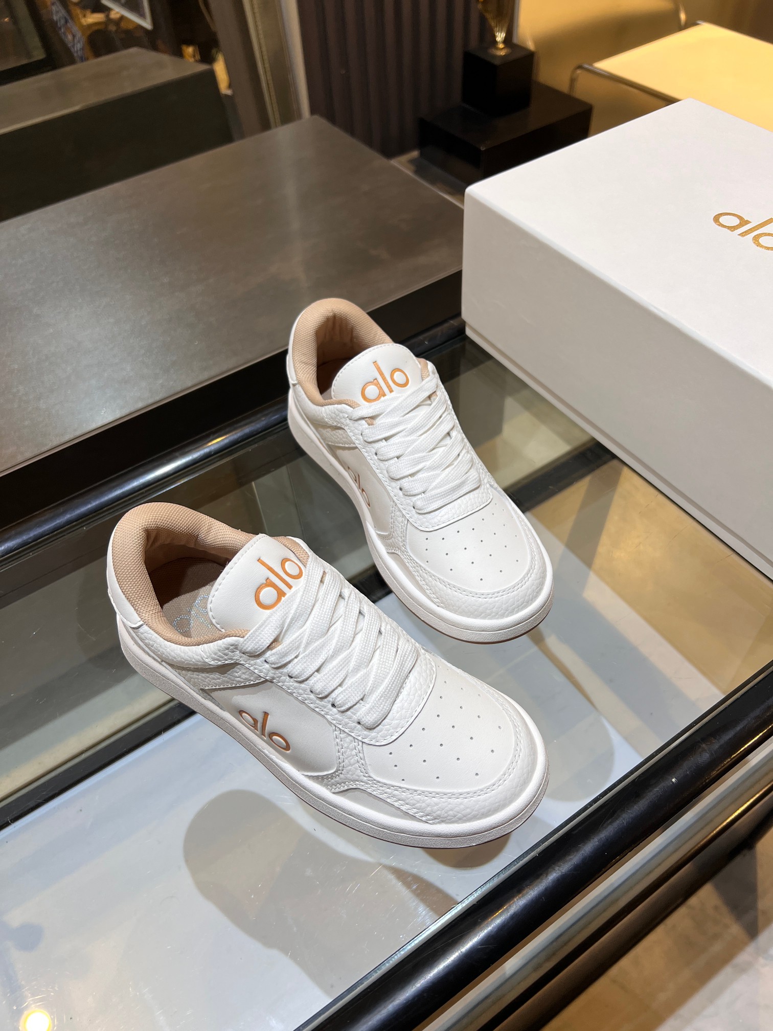 Comfortable Women’s Shoes with Original Skin Plate and Rubber Sole, Towel Interior. - 图片 8