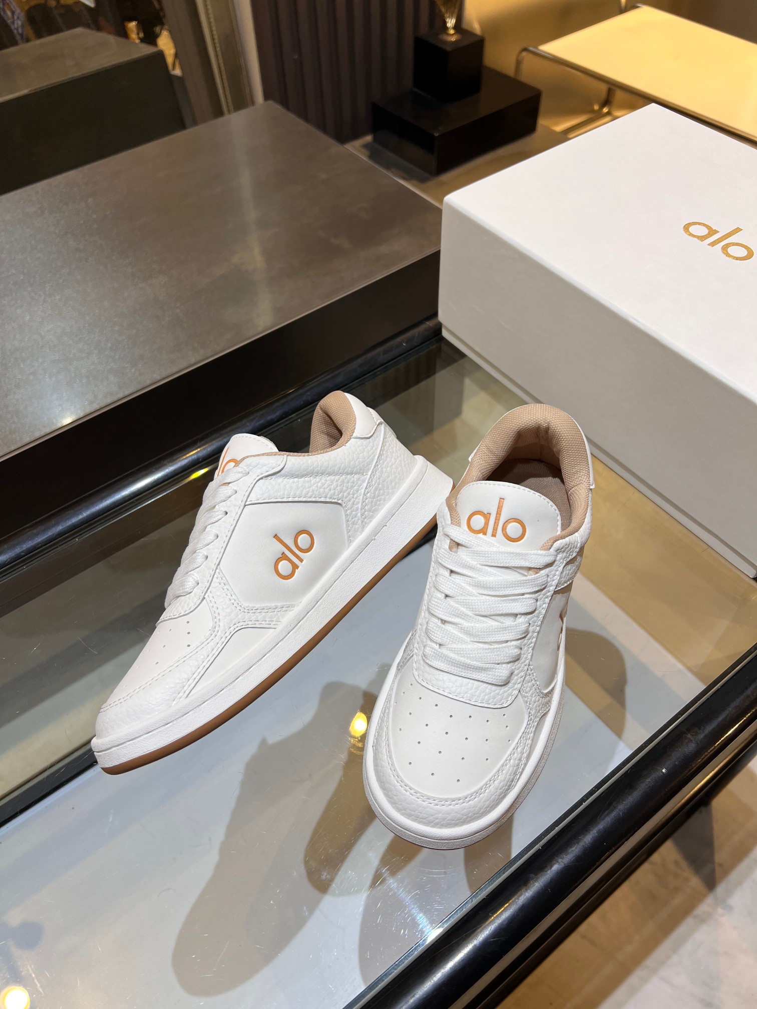 Comfortable Women’s Shoes with Original Skin Plate and Rubber Sole, Towel Interior. - 图片 9