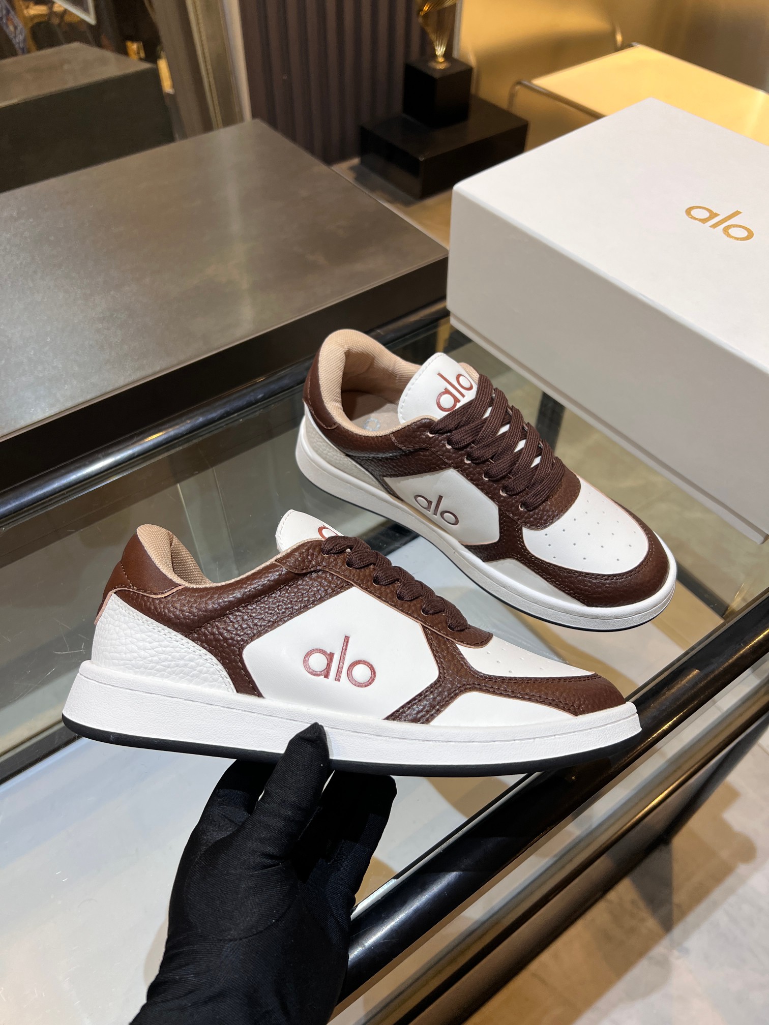 Comfortable Women’s Shoes with Original Skin Plate and Rubber Sole, Towel Interior. - 图片 1