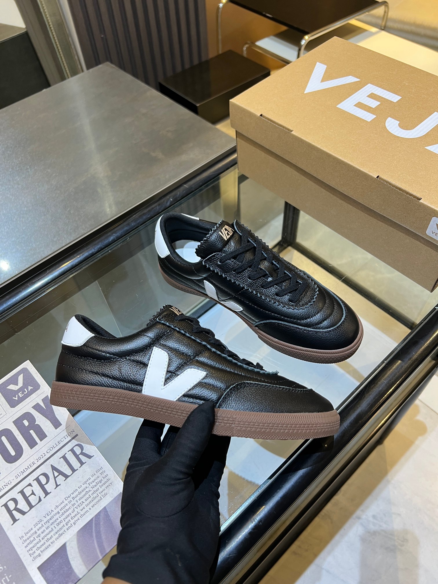 NO:574960,French VEJA sneakers, original custom-made private mold outsole, removable insole, logo printing and inlay, fabric: imported cowhide + cow suede, lining imported from Italy, canvas, vulcanized non-slip outsole, size women's 35-39 (40 custom-made, non-refundable), sneakers, cowhide19860909法国VEJA 运动鞋 原版定制私模大底可拆卸鞋垫logo印花镶嵌 面料:进口牛皮+牛反绒 内里意大利进口帆布 大底硫化防滑大底 码数女款35-39(40定做不退换),,sneakers,cowhide,Men's shoes