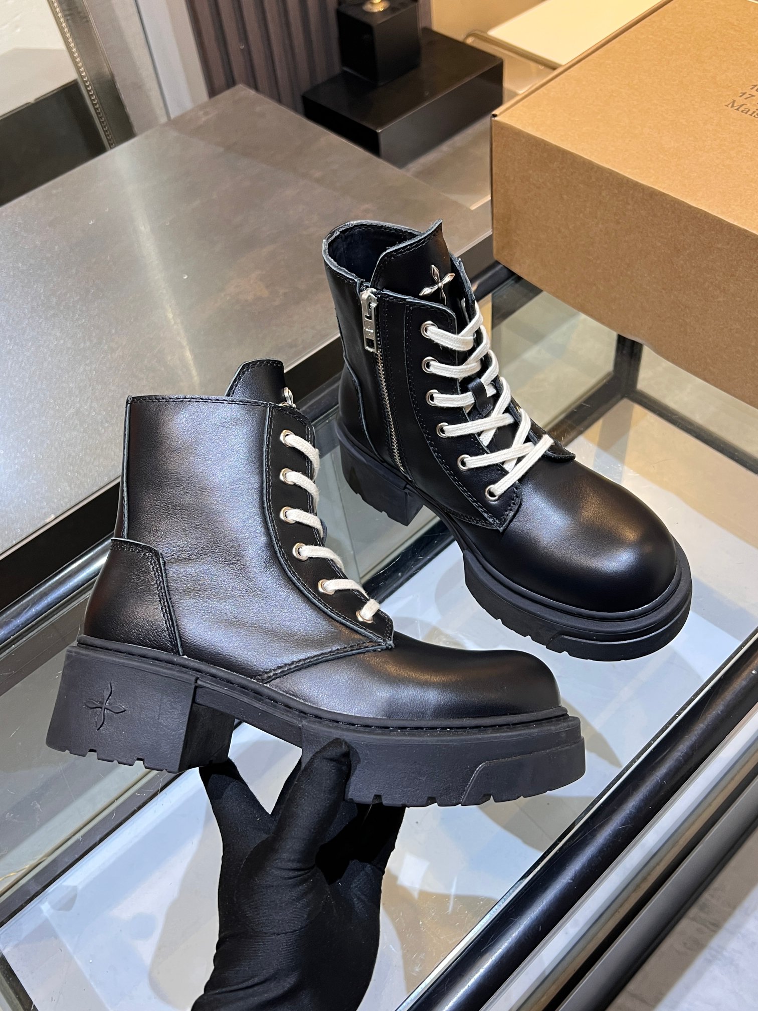 _dQm9sQxGTORAP_jkQ5ZZpLmGsLFq_71r_K653ew