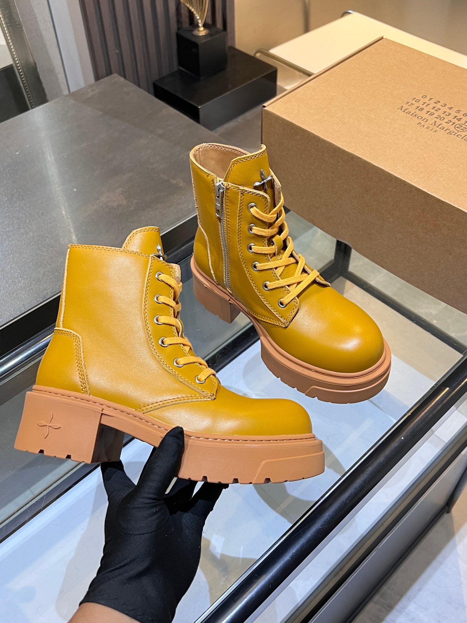 _drs9sIblUvNVx-L-pfTI-nuDxG3l9uQn8cNu5zA