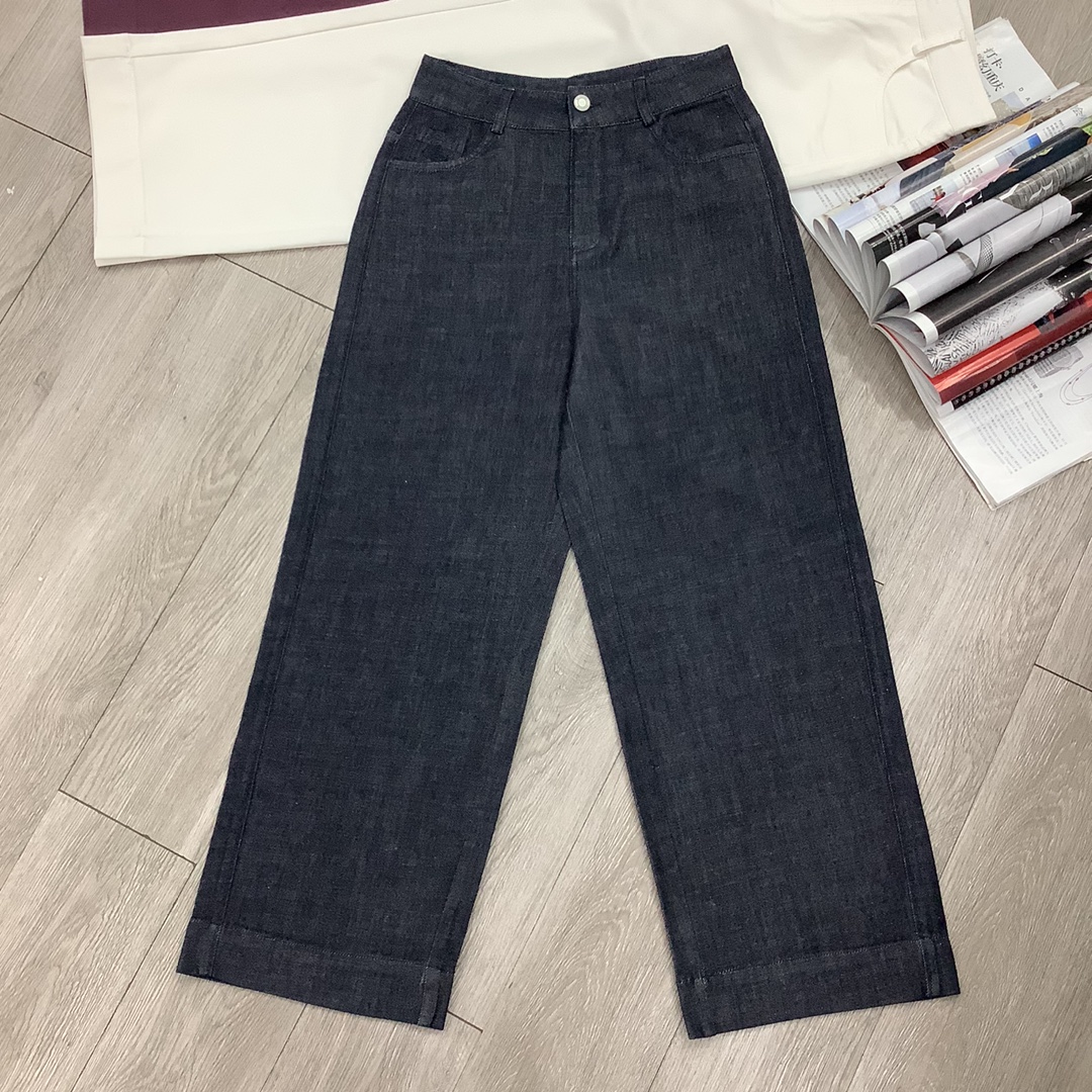 “2025 Spring High-End Women’s Suit with Queen West Wrapper and Embroidered Beads” - 图片 7