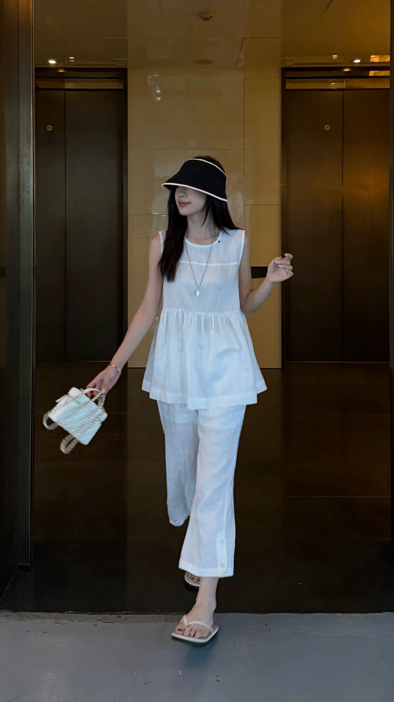 NO:874820,Unlock the magic tool you need in summer to reduce age and feel full of relaxation,,19860909解锁夏日刚需神器 减龄 松弛感满满,,,Women's clothing