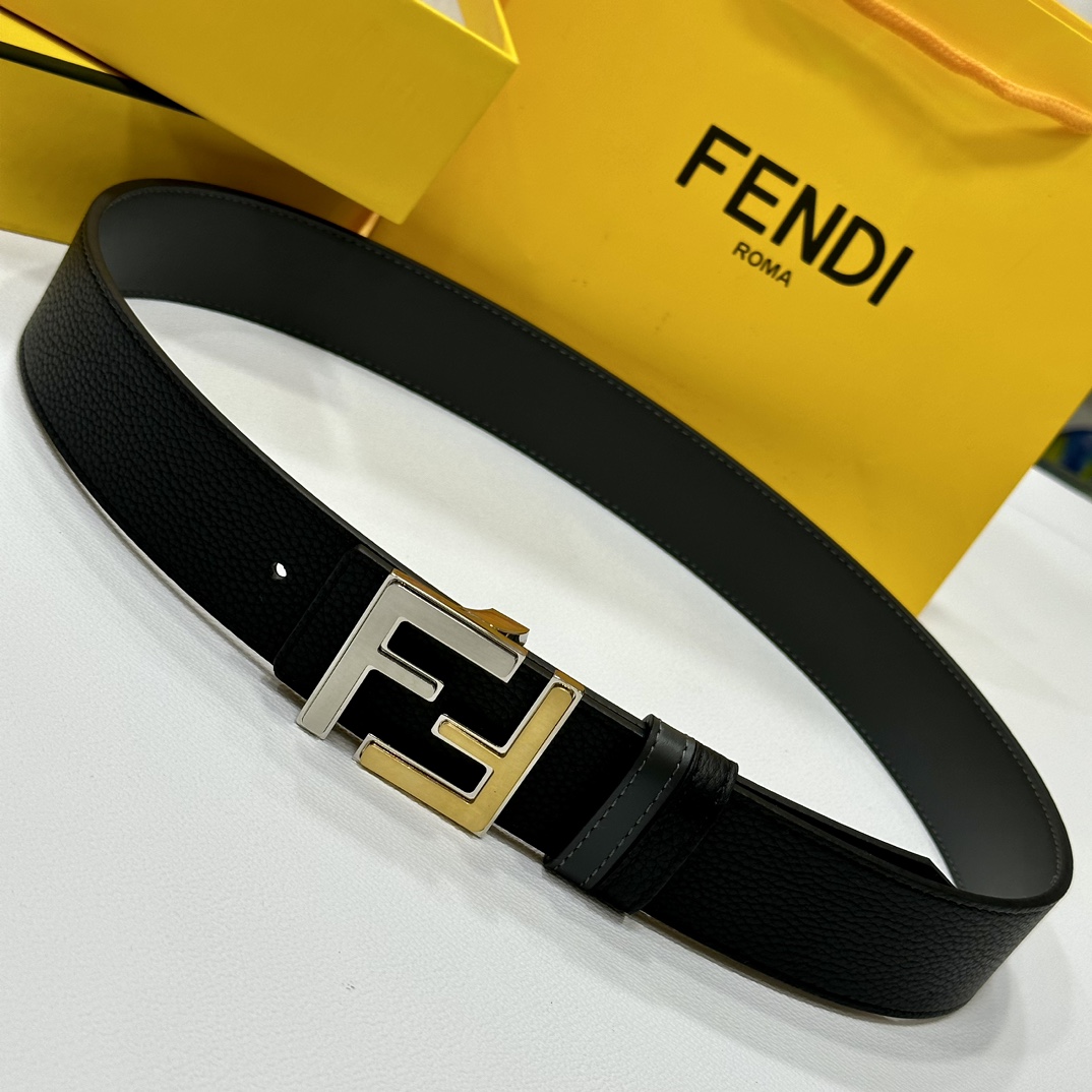 FENDl芬迪宽40MM双面原版小牛皮搭配单钌钯电镀扣完美的手感.油边出众的设计.风格高贵奢华时尚大方高