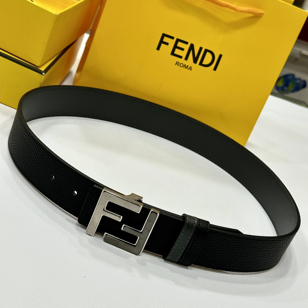 FENDl芬迪宽40MM双面原版小牛皮搭配单钌钯电镀扣完美的手感.油边出众的设计.风格高贵奢华时尚大方高