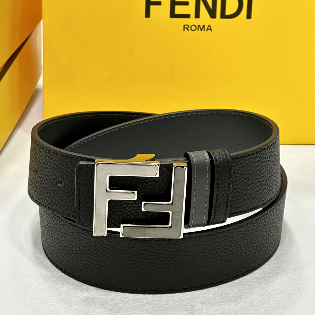 FENDl芬迪宽40MM双面原版小牛皮搭配单钌钯电镀扣完美的手感.油边出众的设计.风格高贵奢华时尚大方高