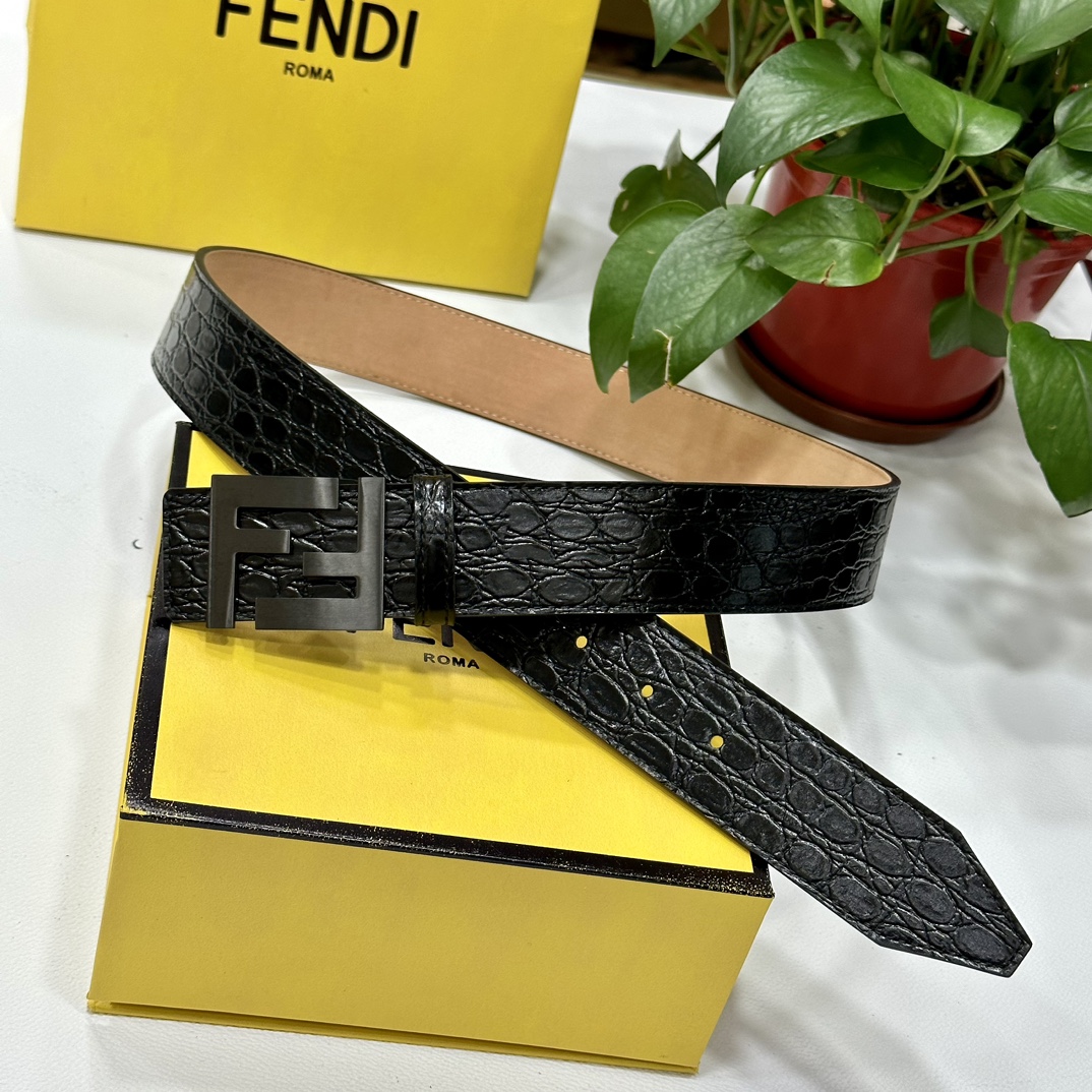NO:138428,Original single. FENDl (Fendi) wide 40MM double-sided original calf leather with single ruthenium palladium electroplating buckle perfect feel. Oil edge outstanding design. Style noble and luxurious, fashionable and generous, high-definition real shots, authentic price, quality assurance, double-sided belts, belts, fendi, fendi, cowhide19860909原单 .  FENDl（芬迪）宽40MM双面原版小牛皮 搭配单钌钯电镀扣 完美的手感.油边 出众的设计.风格 高贵奢华 时尚大方 高清实拍 货真价实 品质保证 双面用皮带,皮带,fendi,fendi,cowhide,Belt