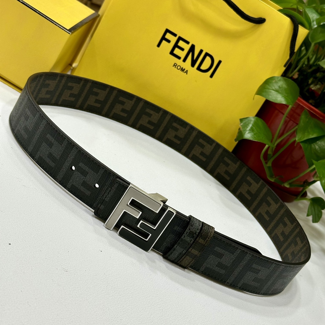 FENDI芬迪专柜同款宽4.0CM双环正FF按钉搭扣黑色CuoioRomano皮革材质反面面料带有烟草黄