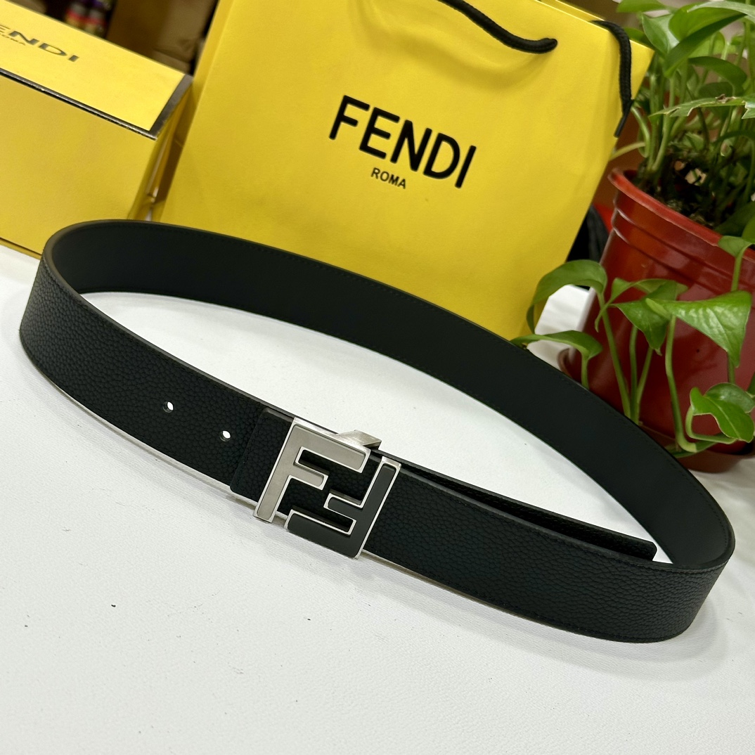 FENDl芬迪宽38MM双面原版小牛皮搭配单钌钯电镀扣完美的手感.油边出众的设计.风格高贵奢华时尚大方高