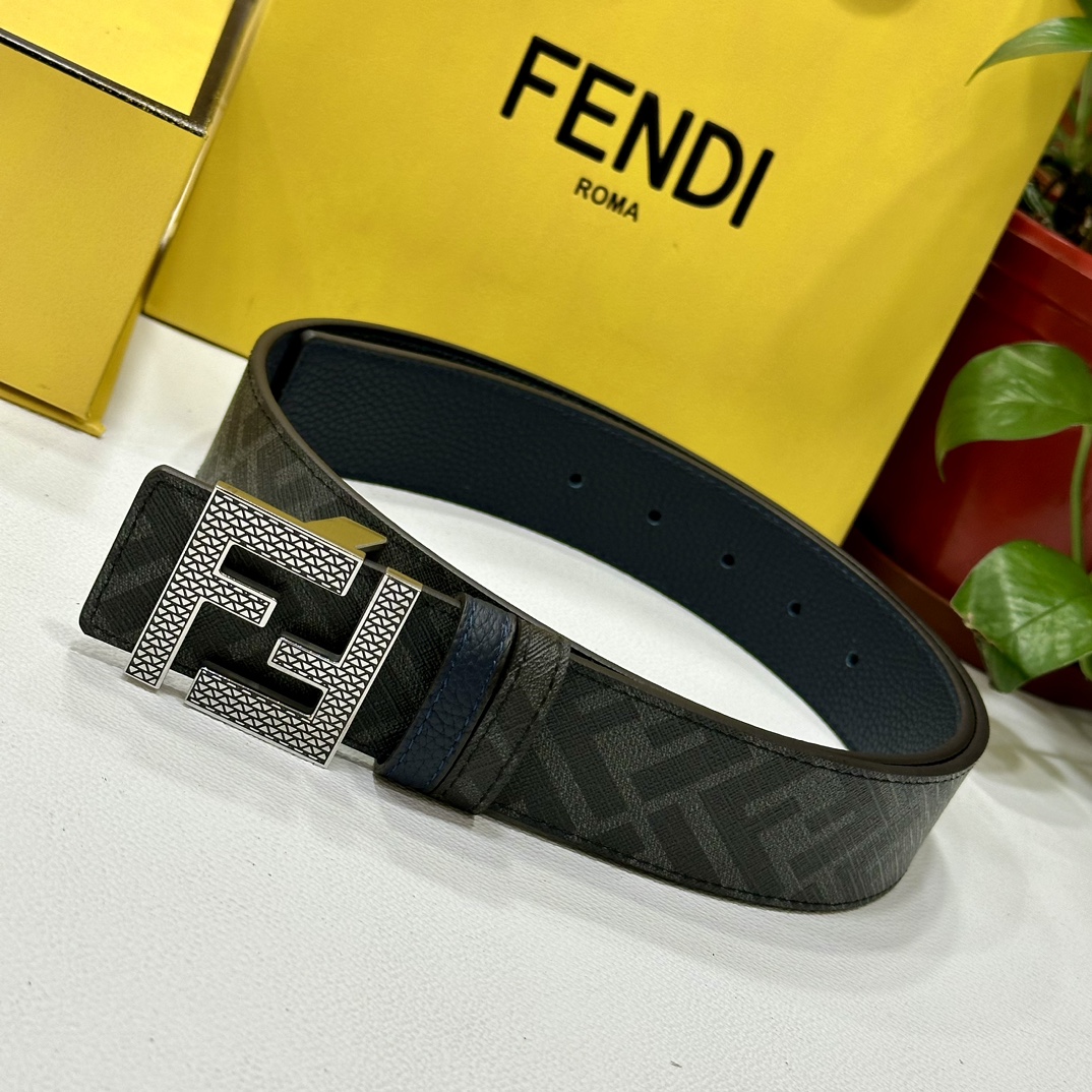 FENDI芬迪专柜同款宽4.0CM双环正反用腰带FF按钉搭扣深兰色CuoioRomano皮革材质反面面料