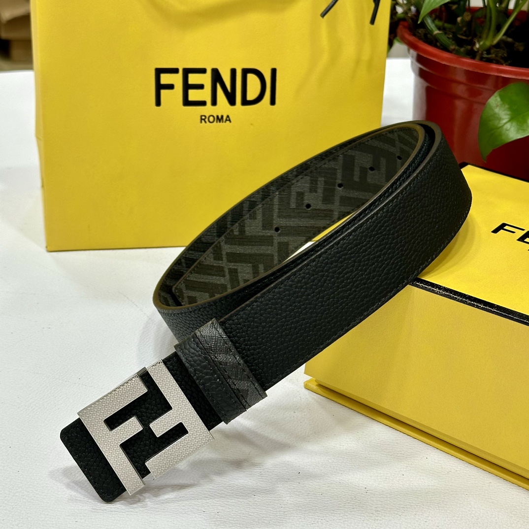 
     FENDI（芬迪）专柜同款 宽4.0CM 双环正反用腰带 FF按钉搭扣 黑色Cuoio  R