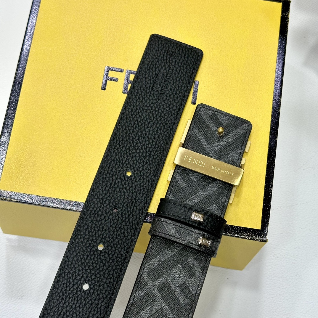 
     FENDI（芬迪）专柜同款 宽4.0CM 双环正反用腰带 FF按钉搭扣 黑色Cuoio  R