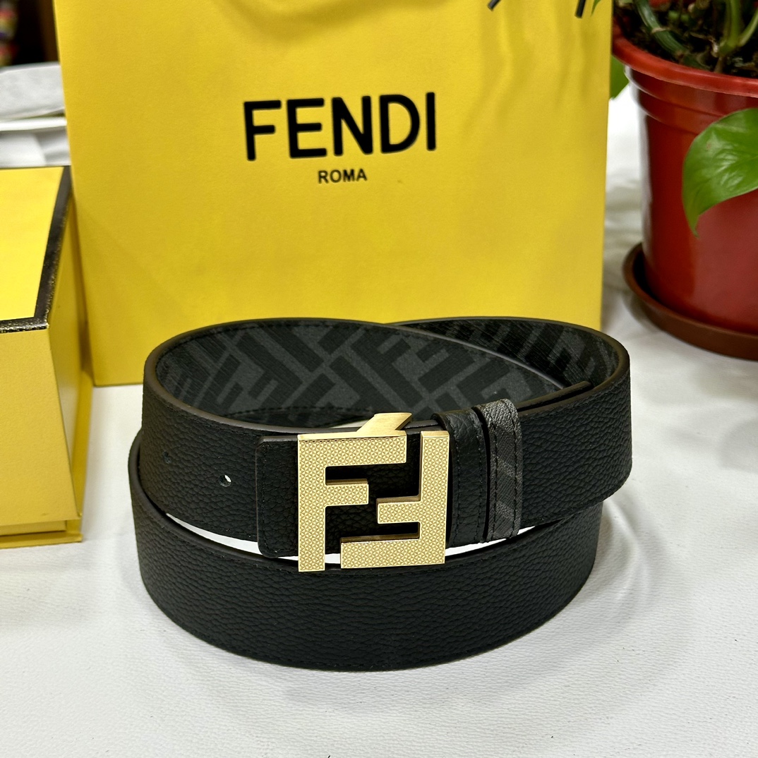 
     FENDI（芬迪）专柜同款 宽4.0CM 双环正反用腰带 FF按钉搭扣 黑色Cuoio  R