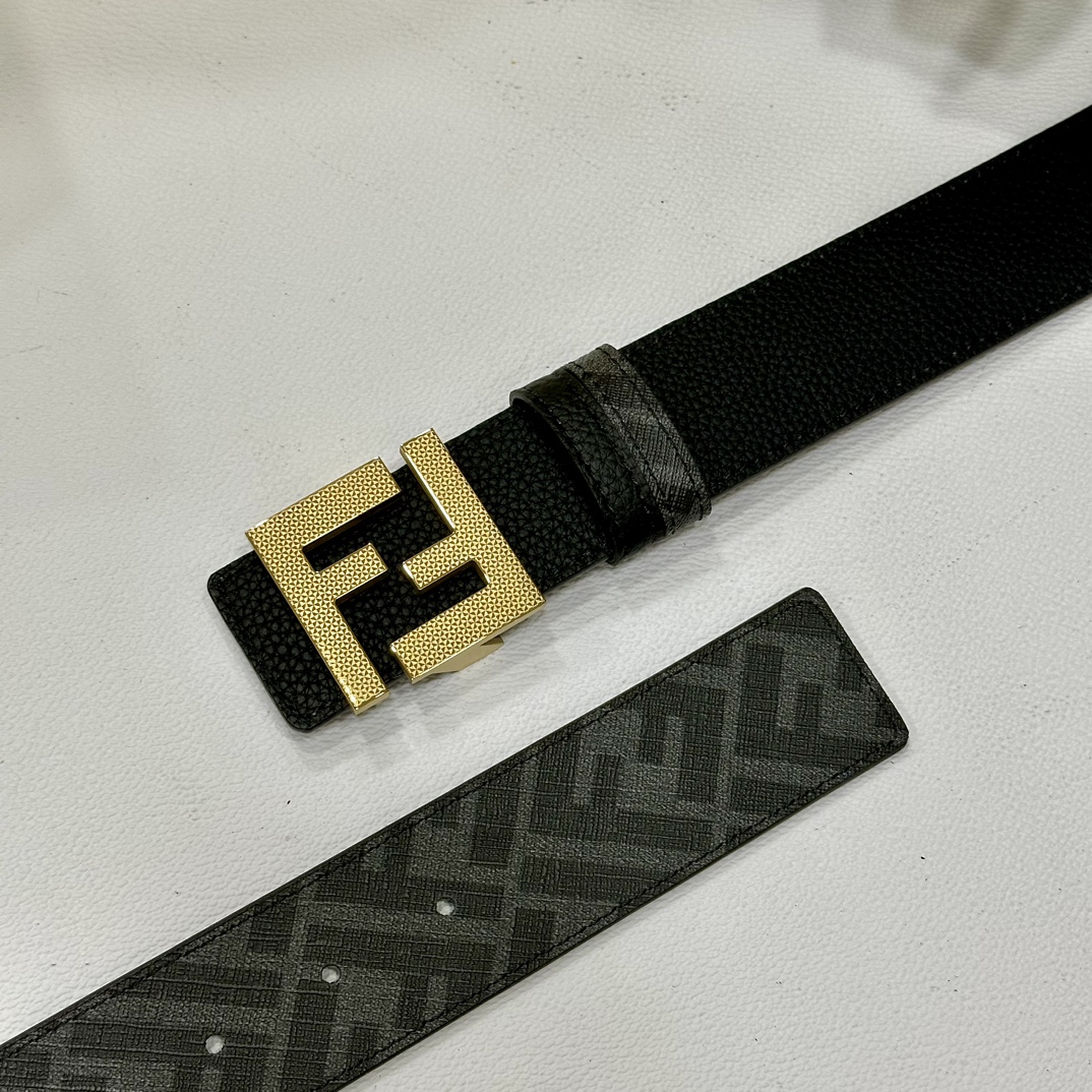 
     FENDI（芬迪）专柜同款 宽4.0CM 双环正反用腰带 FF按钉搭扣 黑色Cuoio  R