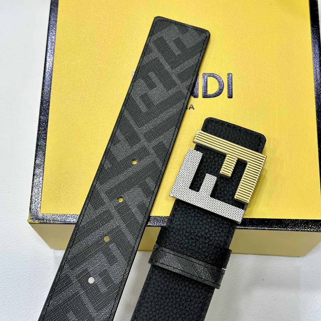 
     FENDI（芬迪）专柜同款 宽4.0CM 双环正反用腰带 FF按钉搭扣 黑色Cuoio  R