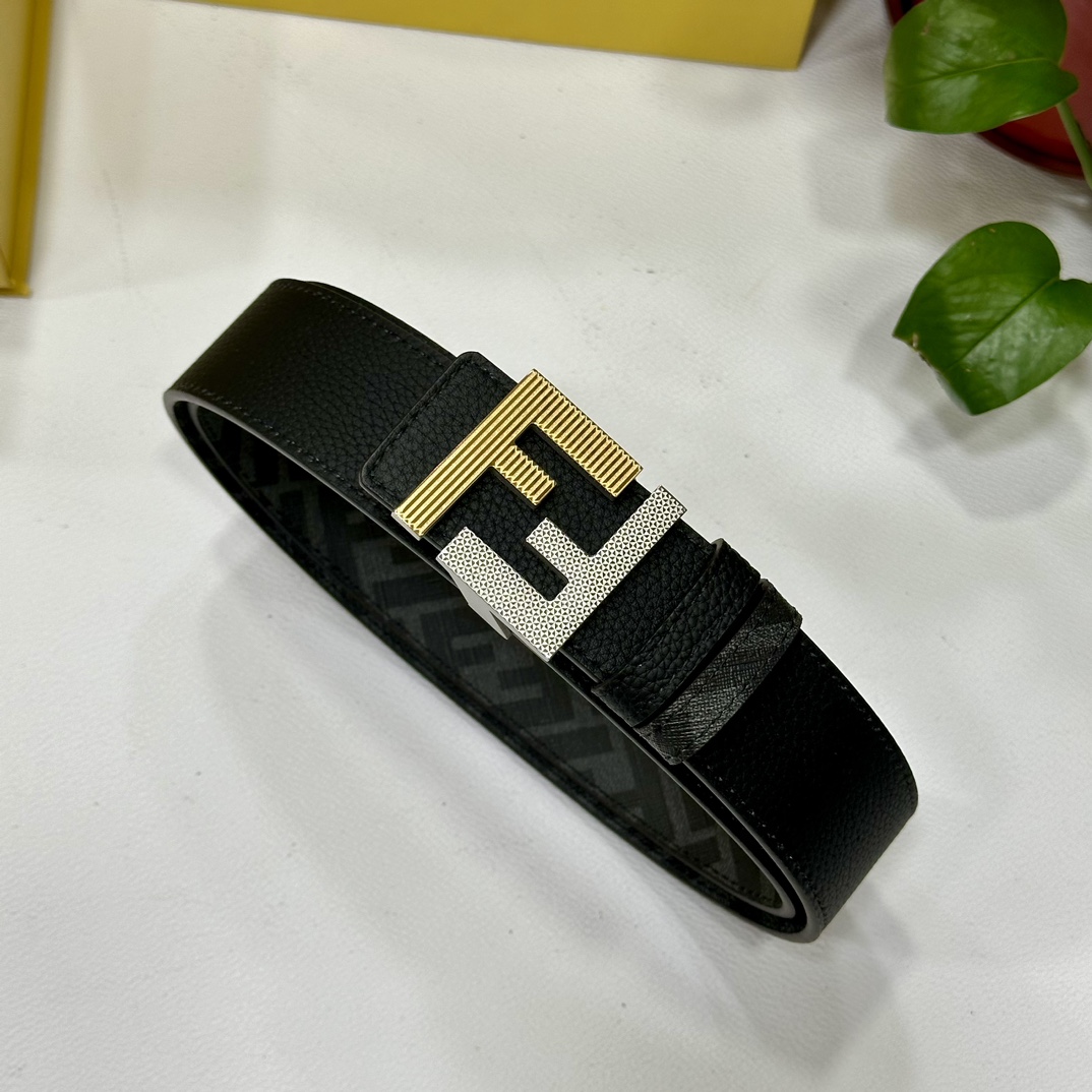 
     FENDI（芬迪）专柜同款 宽4.0CM 双环正反用腰带 FF按钉搭扣 黑色Cuoio  R