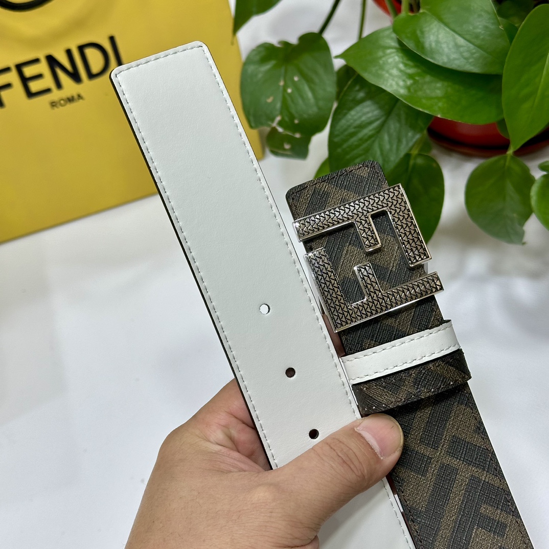 FENDI芬迪专柜同款宽4.0CM双环正反用腰带FF按钉搭扣白色CuoioRomano皮革材质反面面料带