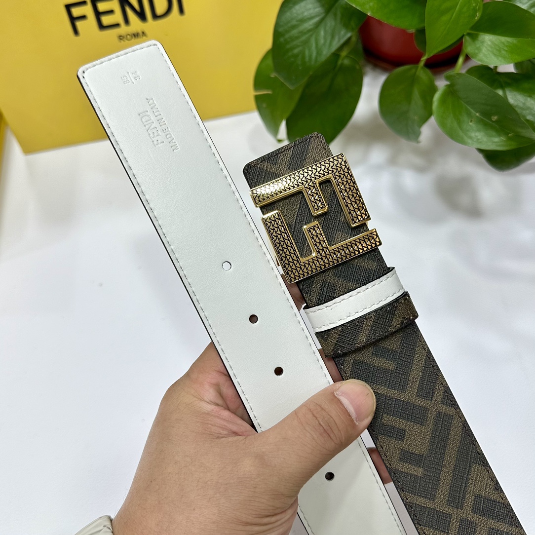 FENDI芬迪专柜同款宽4.0CM双环正反用腰带FF按钉搭扣白色CuoioRomano皮革材质反面面料带