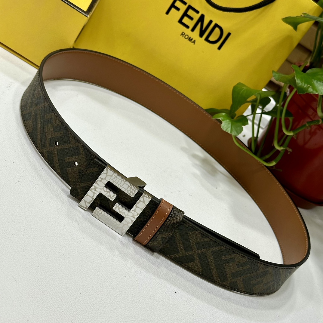 
     FENDI（芬迪）专柜同款 宽4.0CM 双环正反用腰带 FF按钉搭扣 土黄Cuoio  R