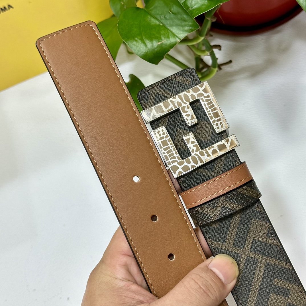 
     FENDI（芬迪）专柜同款 宽4.0CM 双环正反用腰带 FF按钉搭扣 土黄Cuoio  R