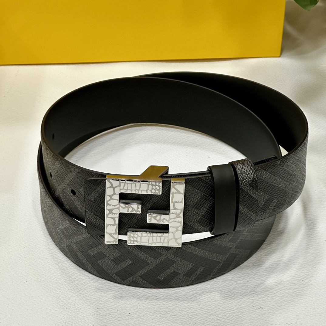 FENDI芬迪专柜同款宽4.0CM双环正反用腰带FF按钉搭扣黑色CuoioRomano皮革材质反面面料带