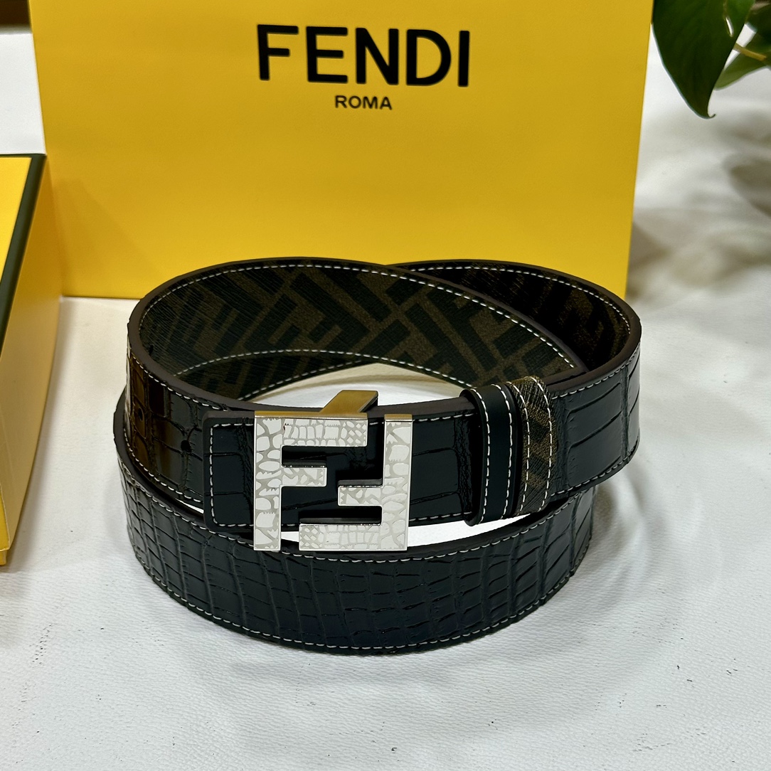 FENDI芬迪专柜同款宽4.0CM双环正反用腰带FF按钉搭扣黑色CuoioRomano皮革材质反面面料带