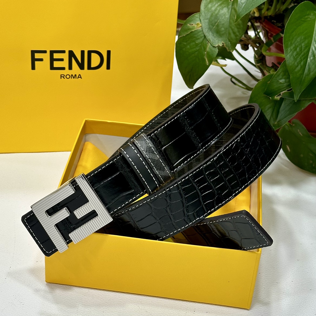 FENDI芬迪专柜同款宽4.0CM双环正反用腰带FF按钉搭扣黑色CuoioRomano皮革材质反面面料带