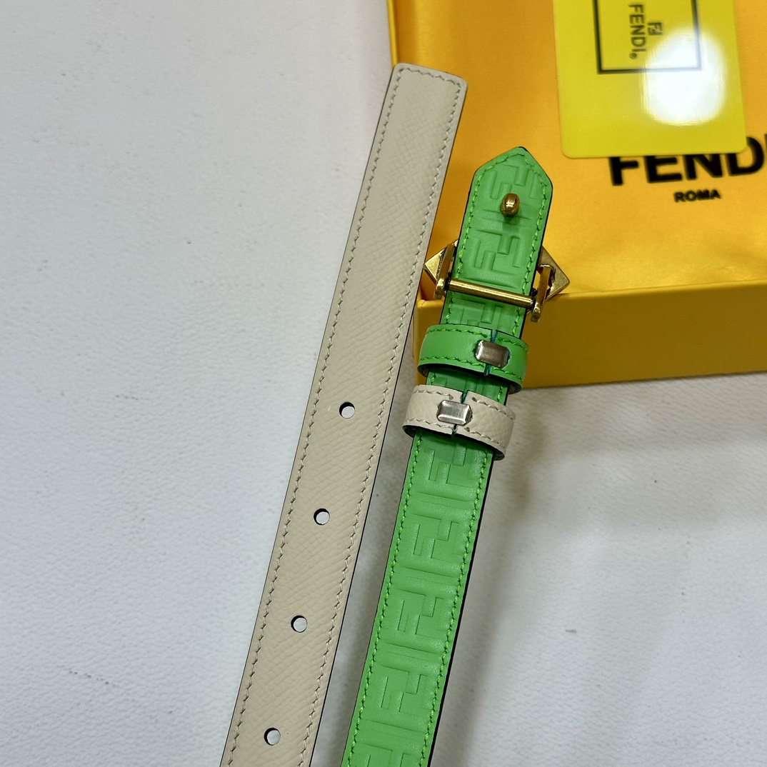
 FENDl/芬迪 宽20MM，原单进口小牛皮，搭配原单钌钯电镀F扣，手感.油边近乎完美，原产皮料定制