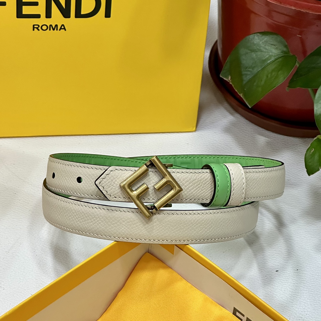 
 FENDl/芬迪 宽20MM，原单进口小牛皮，搭配原单钌钯电镀F扣，手感.油边近乎完美，原产皮料定制