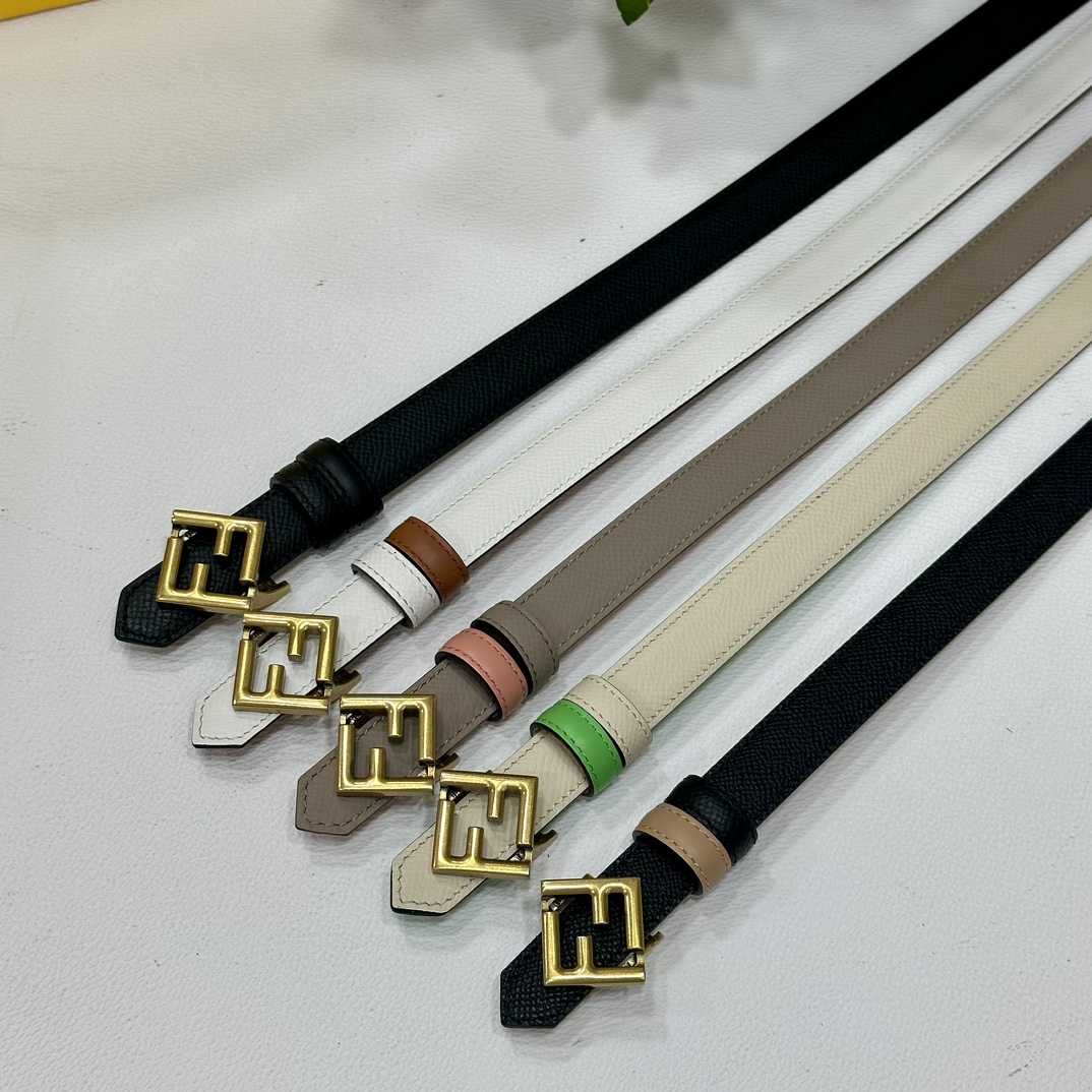 
 FENDl/芬迪 宽20MM，原单进口小牛皮，搭配原单钌钯电镀F扣，手感.油边近乎完美，原产皮料定制