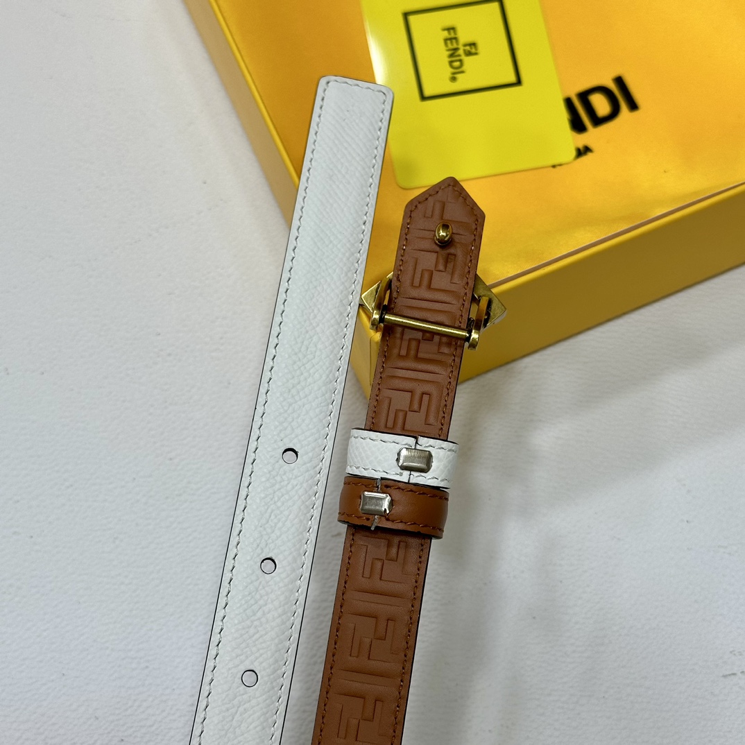 
 FENDl/芬迪 宽20MM，原单进口小牛皮，搭配原单钌钯电镀F扣，手感.油边近乎完美，原产皮料定制