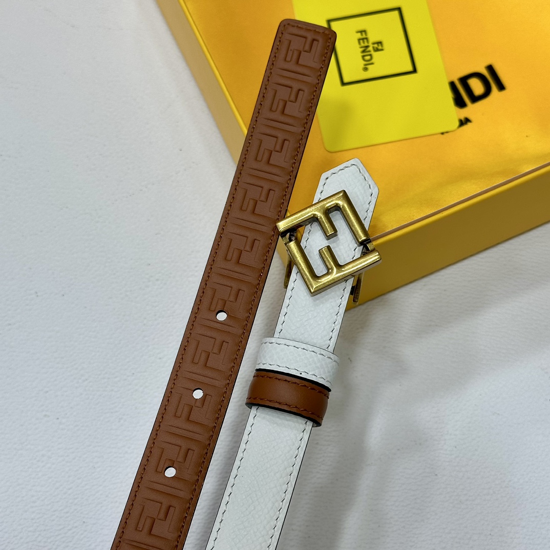
 FENDl/芬迪 宽20MM，原单进口小牛皮，搭配原单钌钯电镀F扣，手感.油边近乎完美，原产皮料定制