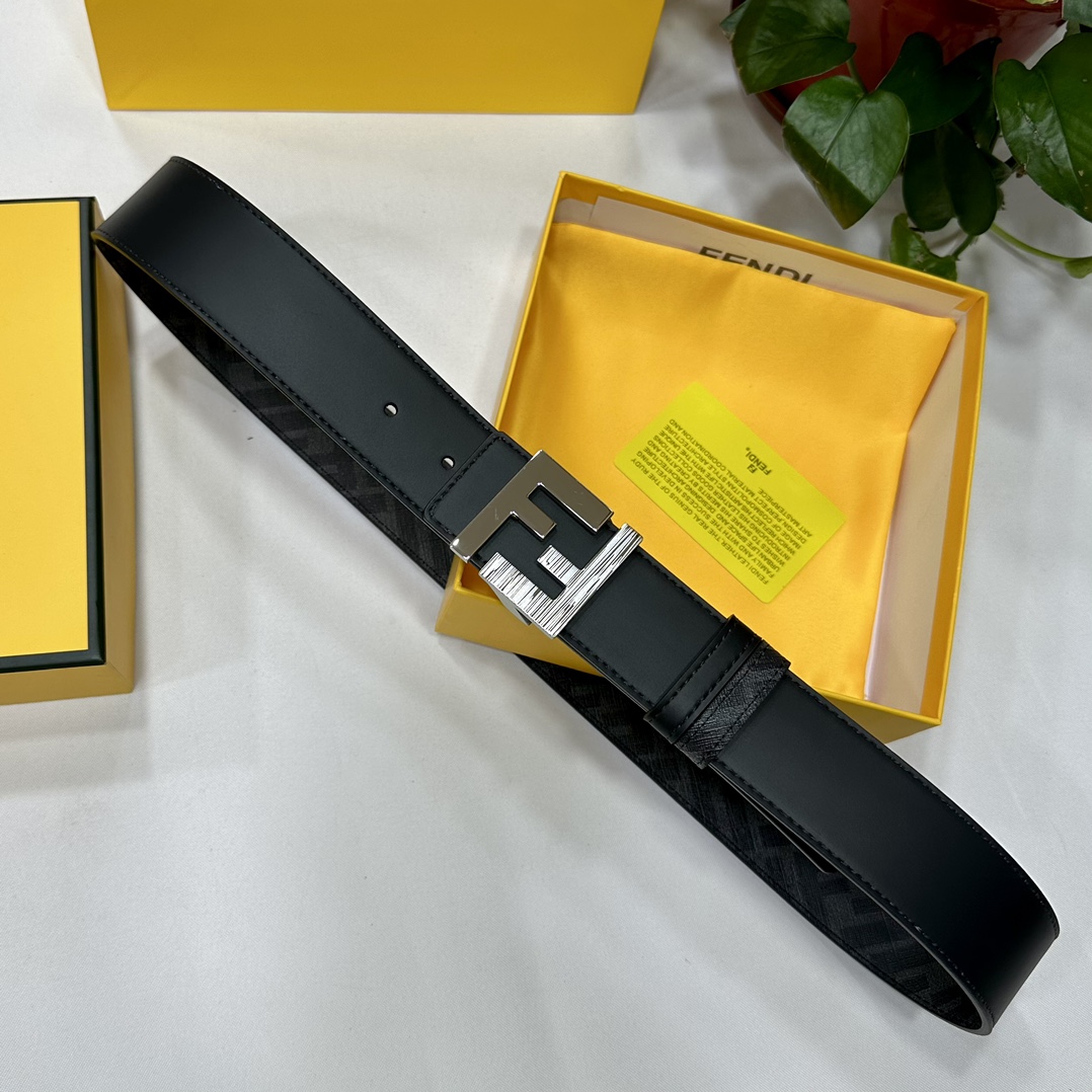 FENDI芬迪专柜同款宽4.0CM双环正反用腰带FF按钉搭扣黑色CuoioRomano皮革材质反面面料带