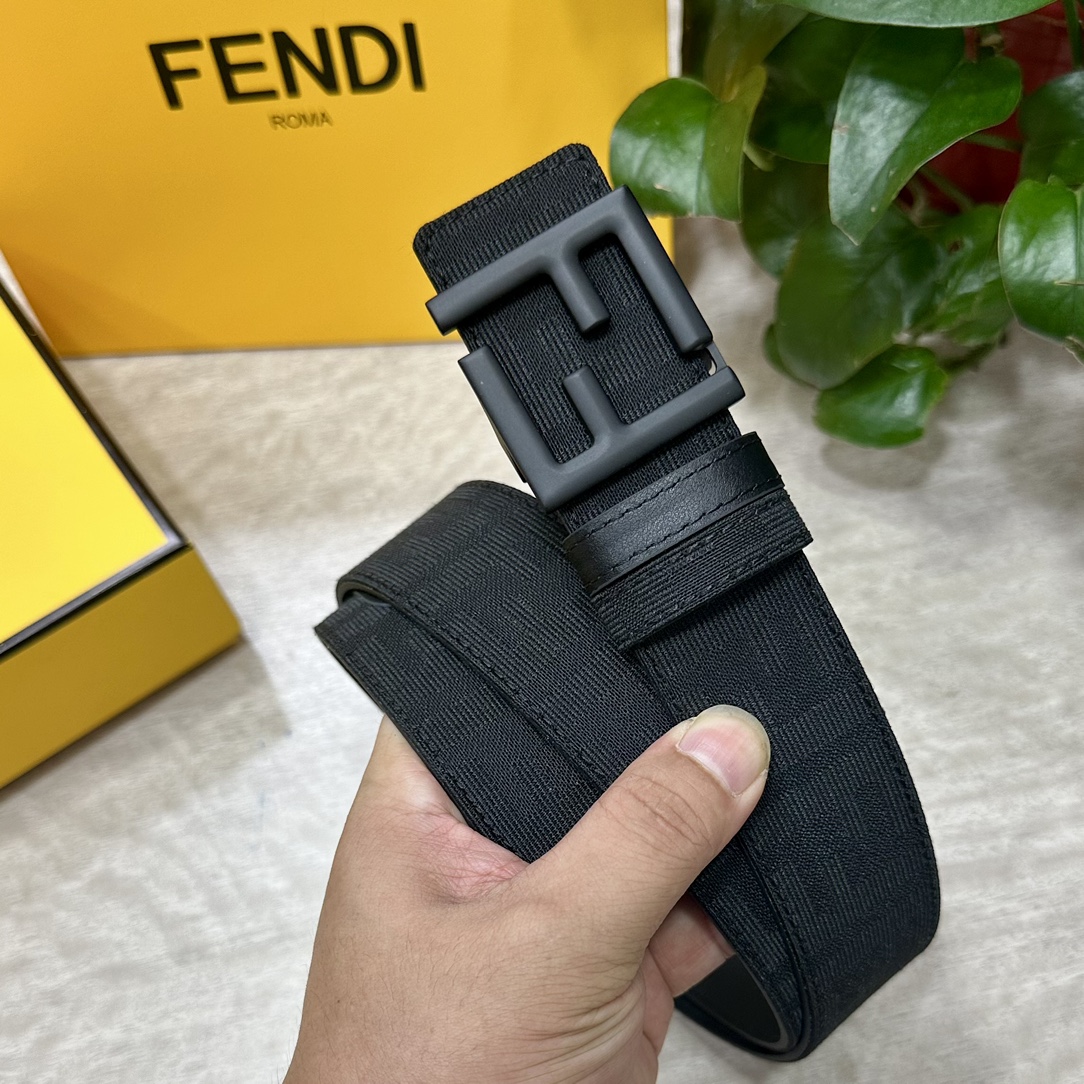 FENDl芬迪专柜同款宽3.8CM原版定制布料FF图案布料材质黑色皮革内衬单钉镀钯金属配件时尚潮流经典系