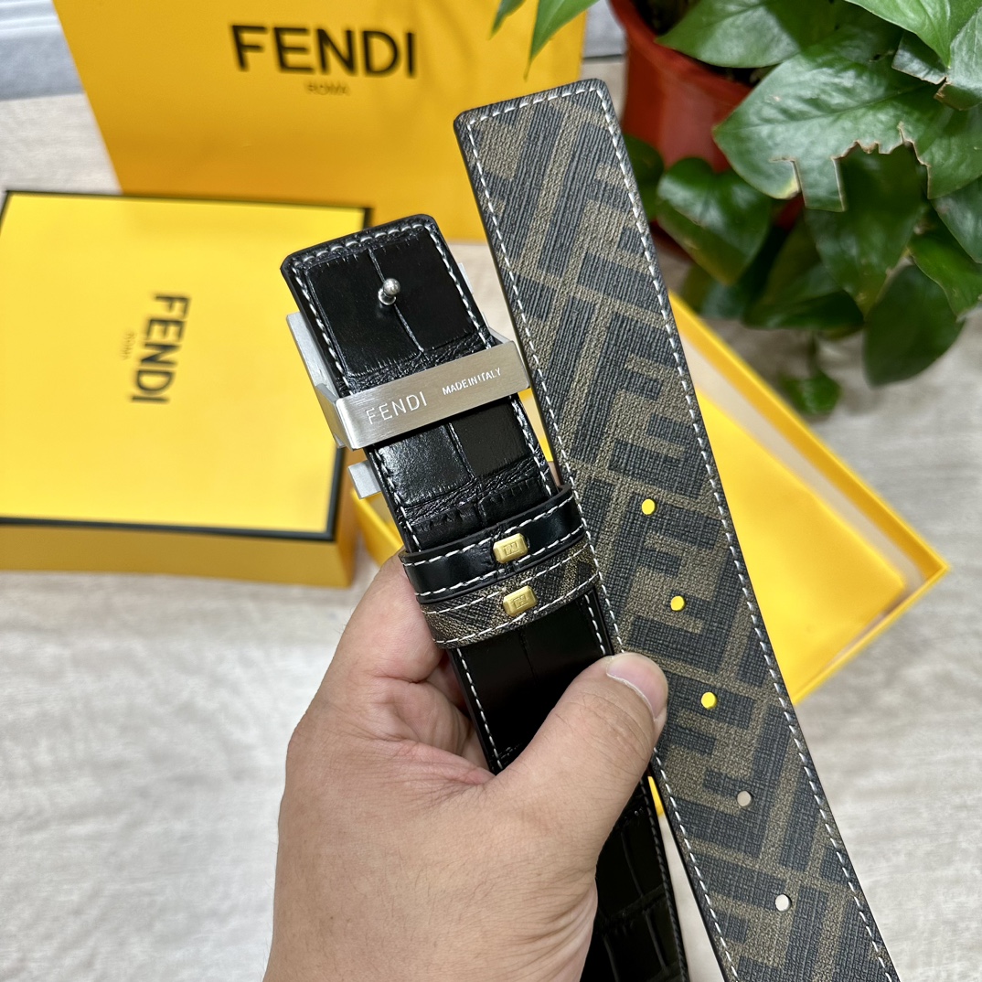 FENDI芬迪专柜同款宽4.0CM双环正反用腰带FF按钉搭扣黑色CuoioRomano皮革材质反面面料带