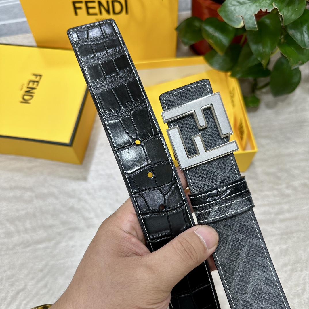 FENDI芬迪专柜同款宽4.0CM双环正反用腰带FF按钉搭扣黑色CuoioRomano皮革材质反面面料带