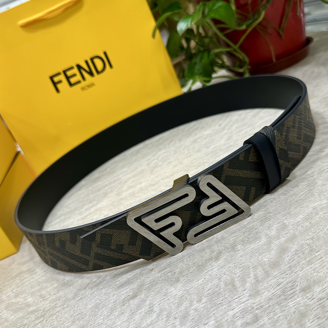 FENDI芬迪专柜同款宽4.0CM双环正反用腰带FF按钉搭扣黑色CuoioRomano皮革材质反面面料带