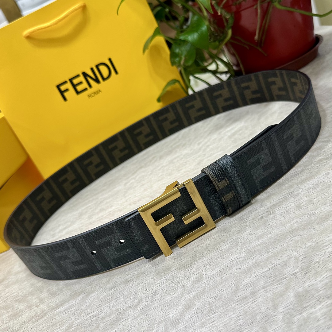 FENDI芬迪专柜同款宽4.0CM双环正FF按钉搭扣黑色CuoioRomano皮革材质反面面料带有烟草黄