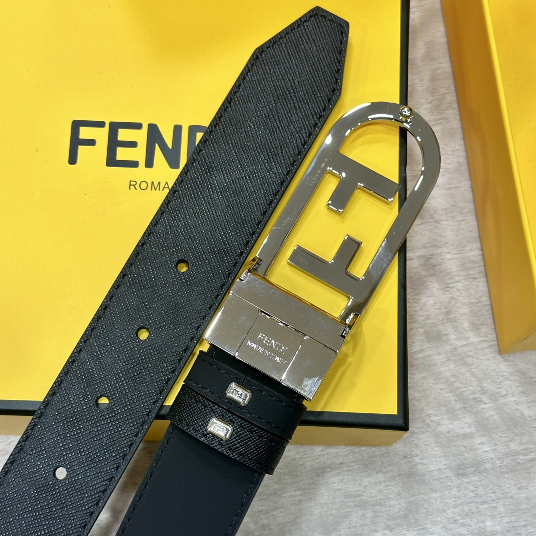 
FENDl（芬迪）宽35MM 原单双面头层牛皮制作 搭配原单纯铜尾夹旋转扣五金 奢华优雅 商务休闲百搭