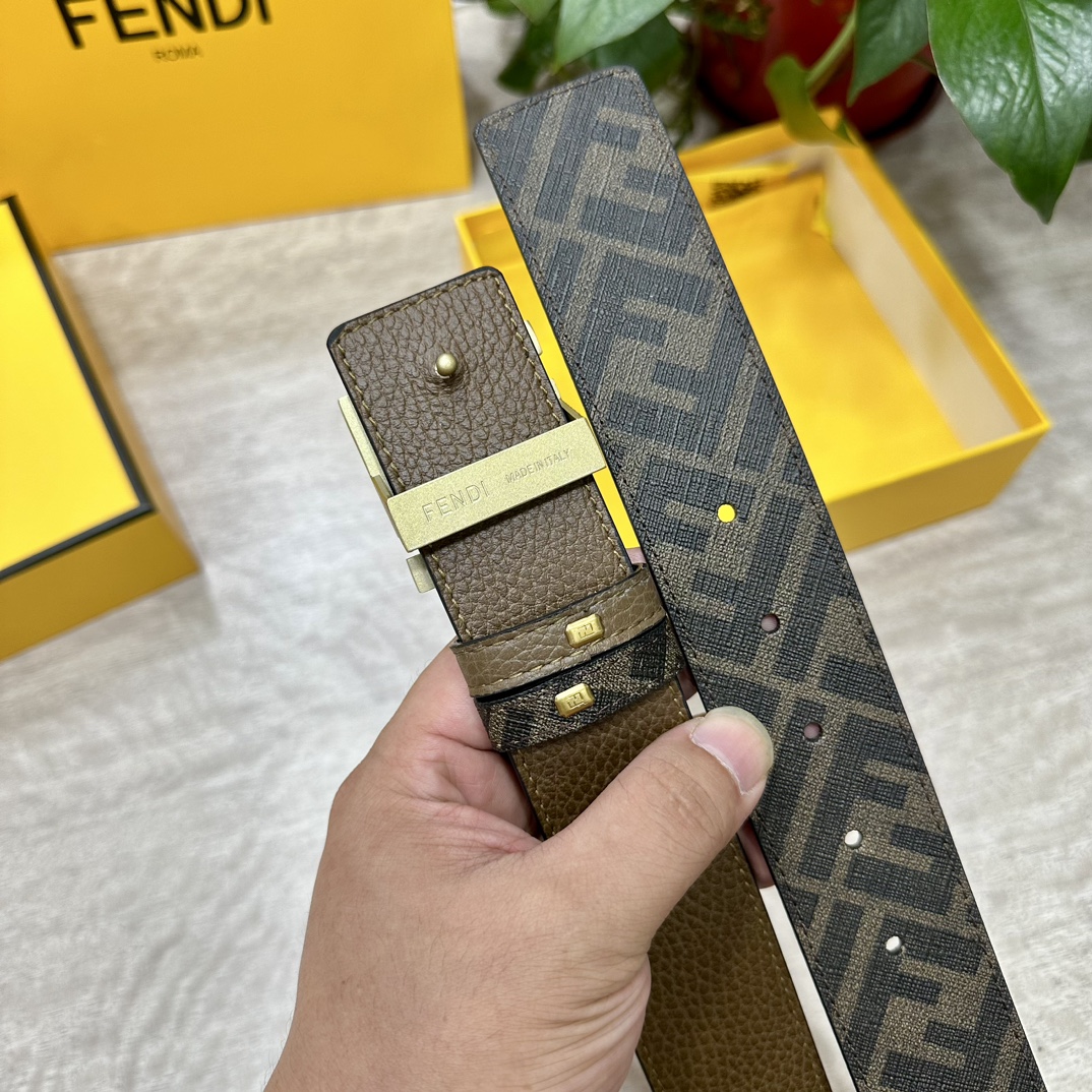 FENDI芬迪专柜同款宽4.0CM双环正反用腰带FF按钉搭扣咖啡色CuoioRomano皮革材质反面面料