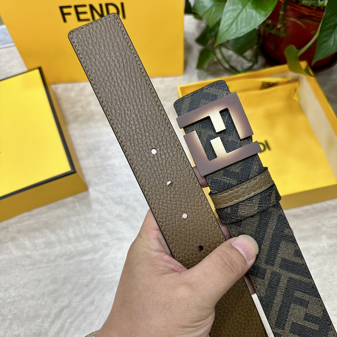 FENDI芬迪专柜同款宽4.0CM双环正反用腰带FF按钉搭扣咖啡色CuoioRomano皮革材质反面面料