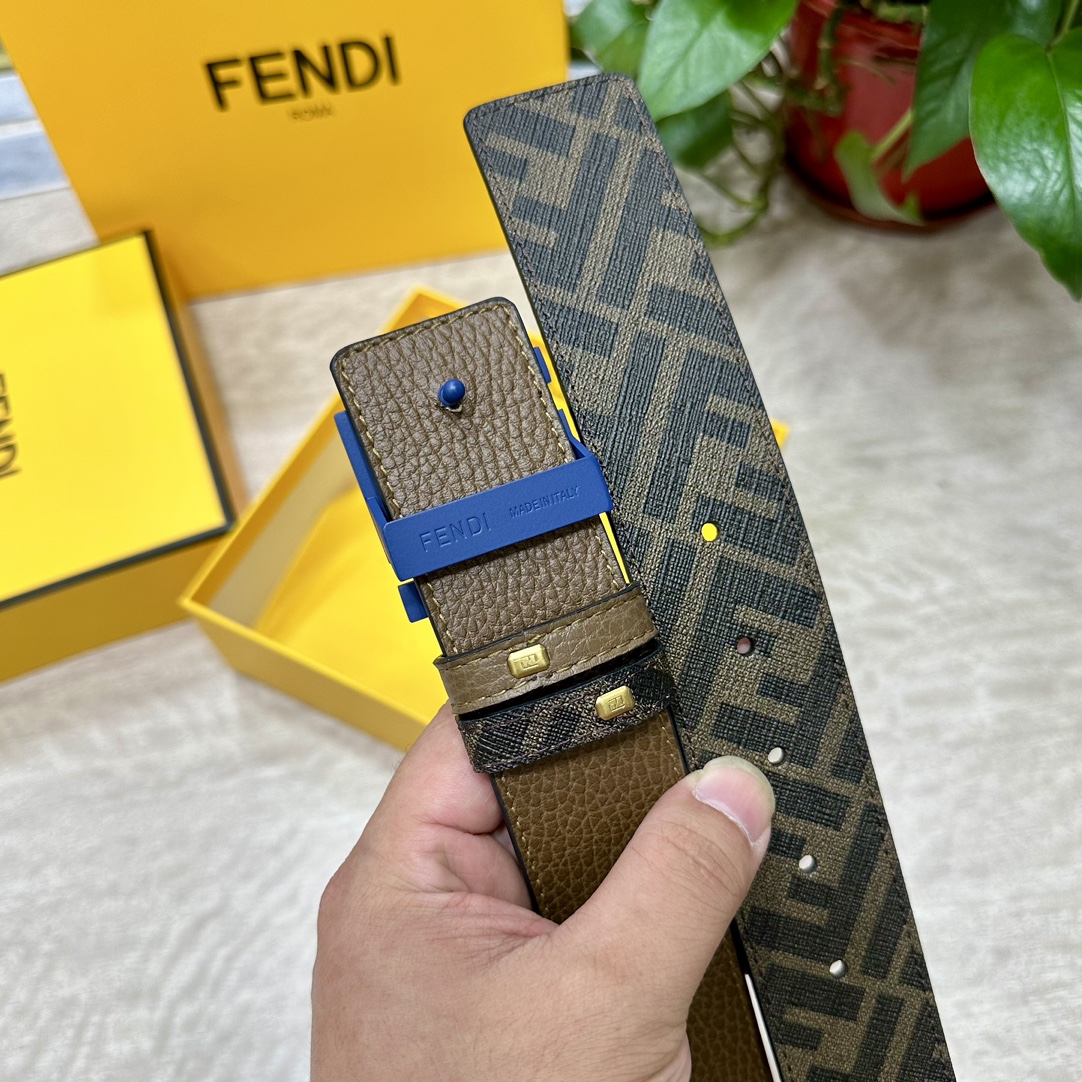 FENDI芬迪专柜同款宽4.0CM双环正反用腰带FF按钉搭扣咖啡色CuoioRomano皮革材质反面面料