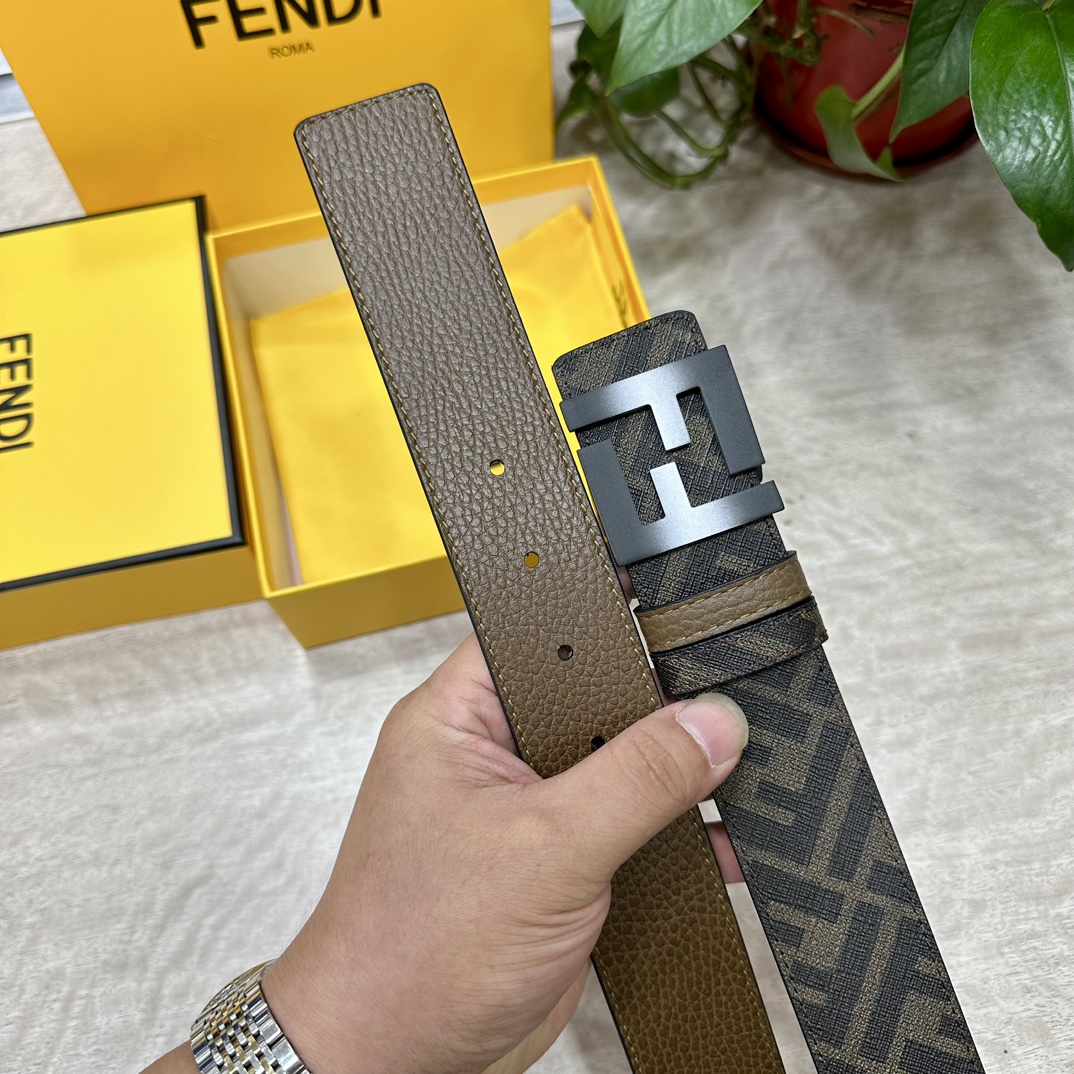 FENDI芬迪专柜同款宽4.0CM双环正反用腰带FF按钉搭扣咖啡色CuoioRomano皮革材质反面面料